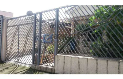 Casa com 2 quartos à venda na doutor gabriel nicolau, r, rudge ramos, são bernardo do campo por r$ 700.000