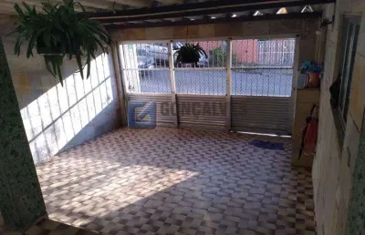 Casa com 4 quartos à venda na vitorio veneto, r, vila nossa senhora das vitórias, mauá, 182 m2 por r$ 654.000