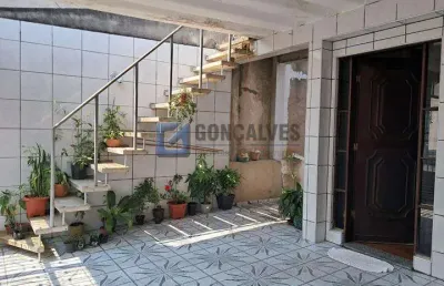 Casa com 3 quartos à venda na dona maria i, r, independência, são bernardo do campo, 234 m2 por r$ 860.000