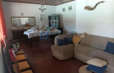 Chácara / sítio com 3 quartos à venda na jupiter, r, centro, suzano, 250 m2 por r$ 1.000.000