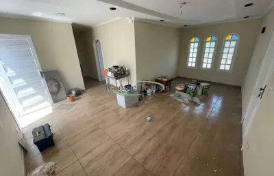 Casa sobreposta alta com piscina no bairro jockei clube em são vicente / sp