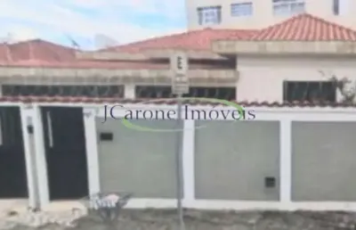 Casa térrea a venda com 4 quartos, vaga de garagem , churrasqueira na vila valença em são vicente / sp