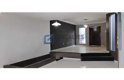 Casa com 3 quartos para alugar na bulgaria, r, parque das nações, santo andré, 250 m2 por r$ 4.500