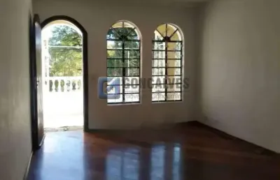 Casa com 3 quartos para alugar na das oliveiras, r, jardim, santo andré por r$ 3.500