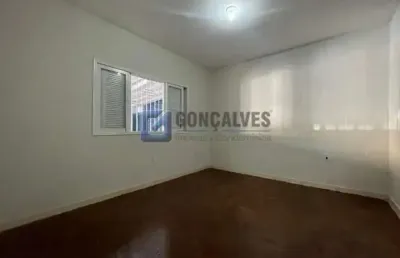 Casa com 2 quartos para alugar na cacapava, r, baeta neves, são bernardo do campo por r$ 2.800