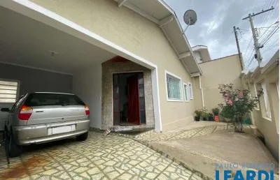 Casa com 3 quartos à venda na Vila Caio Junqueira, Poços de Caldas 