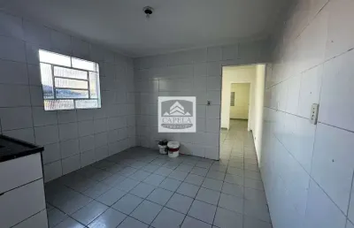 Aluga-se quarto, sala, cozinha e banheiro no mandaqui