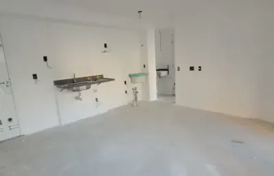 Apartamento com 38m², 2 dormitórios e terraço, o imóvel está localizado a poucos passos do metrô ana rosa, na vila mariana