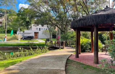 Linds casa com projeto único em um terreno de 1330 metros de frente para o lago na melhor localizacao do residencial tambore 1