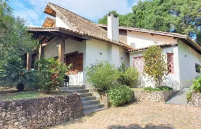 Casa térrea com 3 dormitórios à venda, 535 m² por r$ 2.600.000 - chácara dos lagos - carapicuíba/sp