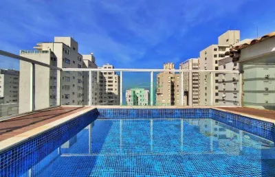 Cobertura duplex na praia, vista mar, 2 suítes + suíte de empregada, 1 vaga, piscina, churrasqueira, pitangueiras, guarujá.