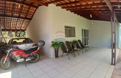 Chácara 1000 metros com 3 dormitórioss e uma suíte no parque da represa