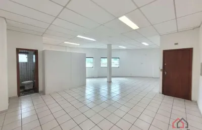 Sala comercial com 3 salas para alugar na da constituição - de 413 ao fim - lado ímpar, 541, vila mathias, santos por r$ 1.000