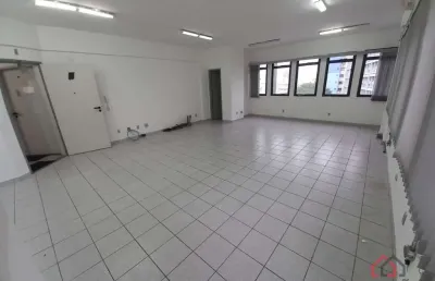 Sala comercial com 1 sala para alugar na dona ana costa, 254, gonzaga, santos por r$ 3.500