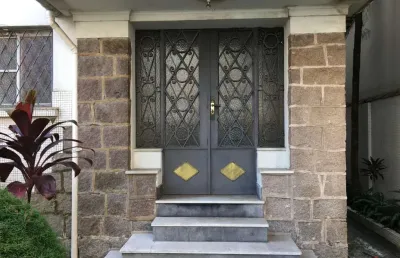 Casa com 3 quartos para alugar na doutor tolentino filgueiras, 130, gonzaga, santos por r$ 20.000