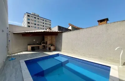 Casa sobreposta em condomínio para locação r$ 2.550,00 p/mês na ocian praia grande-sp