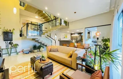 Casa a venda com três quartos sendo uma suíte no bairro bom retiro - joinville/sc