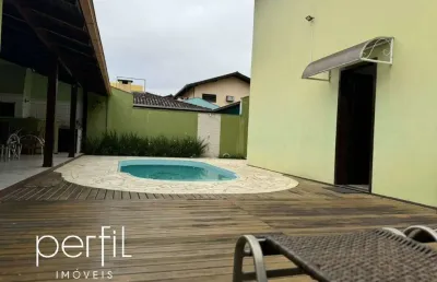 Casa a venda com 280 m2 bairro iririu - joinville/sc