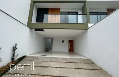 Imperdível sobrado à venda na glória, joinville-sc: 3 quartos, 3 suítes, 3 salas, 3 banheiros, 3 vagas de garagem, 150,02 m² de área.