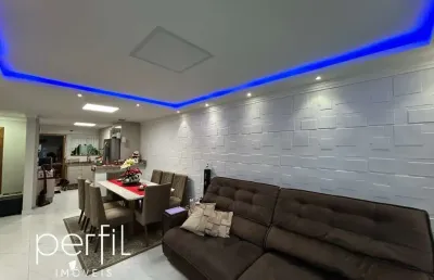 Sobrado em barra velha-sc: 4 quartos, 1 suite, 3 salas, 3 banheiros, 2 vagas de garagem, 173m² de área. imperdível!