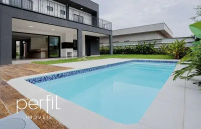 Casa a venda com quatro quartos sendo três suítes no bairro vila nova - joinville - sc