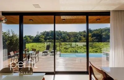 Casa com 3 suítes e 2 vagas de garagem em condominio fechado - joinville, sc
