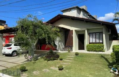 Casa plana no costa e silva com 155 m2 de área construída  3 dormitórios sendo 1 suíte