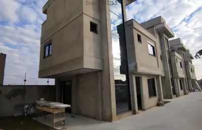 Triplex portão amplo terraço frente para rua excelente localização curitiba pr