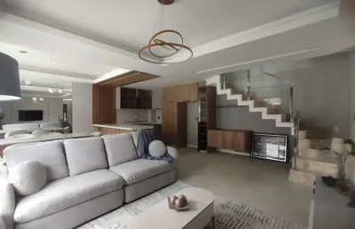 Triplex em condominio  santa felicidade aceita menor valor ou veículo
