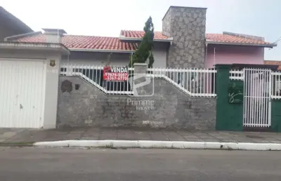 Casa com edicula no bairro iate clube, jardim iate clube, balneário camboriú - sc