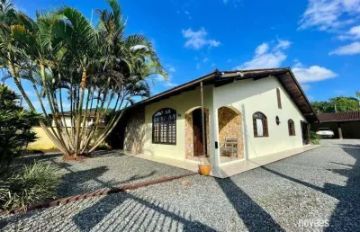 Casa com 3 dormitórios sendo uma suíte à venda, 243 m² por r$ 895.000 - bom retiro - joinville/sc