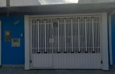 Vende se casa com 2 quartos com armarios planejados no jardim do vale - jacarei sp
