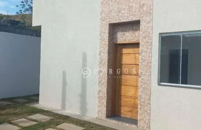 Vende-se casa nova com 3 dormitórios (1 suíte) | acabamento de alto padrão