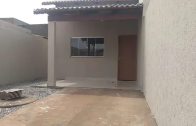 Vendo casa de 2 quartos, blindex, quintal na frente e no fundo pelo minha casa minha vida. setor bu
