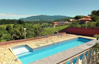 Chácara com piscina, salão de jogo, salão de festa e 3 dormitórios (1 suíte)