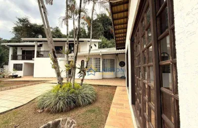 Casa com piscina e lareira em condomínio portal das hortências em atibaia