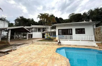 Casa com piscina e lareira em condomínio portal das hortências em atibaia