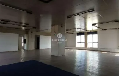 Sala comercial com excelente localização no estoril