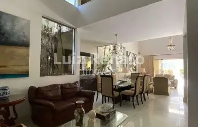 Casa com 4 quartos à venda na Rua Desembargador Assis Rocha, Belvedere, Belo Horizonte