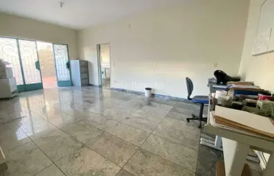 Casa com 5 quartos à venda na Rua Itararé, Concórdia, Belo Horizonte