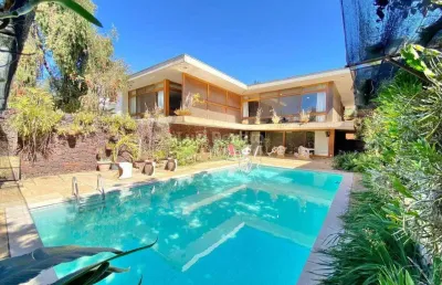 Casa com 4 quartos para alugar na Rua Eduardo Porto, Cidade Jardim, Belo Horizonte