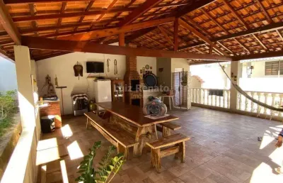 Casa com 4 quartos para alugar na Rua São Mateus, Sagrada Família, Belo Horizonte