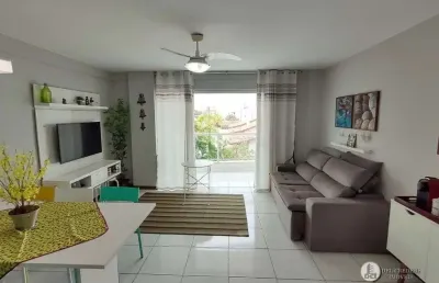 Apartamento locação anual 2 quartos sendo 1 suíte, 70m², mobiliado, frente, praia de peracanga - enseada azul - guarapari-es
