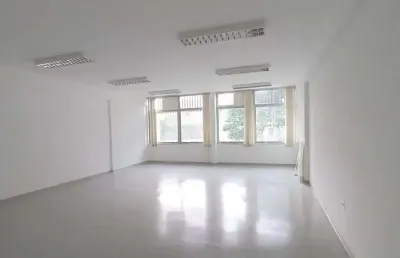 Sala comercial 64,64m² com 2 banheiros 1 vaga no itaim bibi próximo à avenida nove de julho no itai