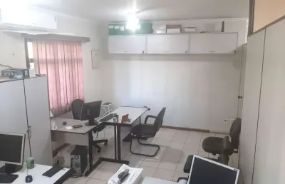 Sala comercial de 42 m² mobiliada dividida em 3 ambientes com banheiro e copa à venda no condomínio