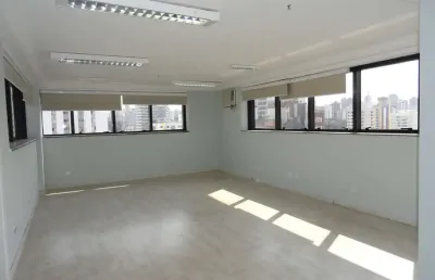 Conjunto comercial para locação com 48m², andar alto, uma vaga na teodoro sampaio em pinheiros
