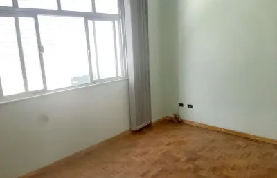 Apartamento de frente à venda com 52m² de 2 dormitórios a duas quadras da praia do itararé, são vic