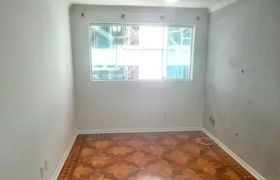 Apartamento à  venda de 95 m² com 3 dormitórios, banheiro de serviço e uma vaga demarcada coberta