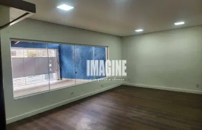 Casa no parque do carmo com 3 dormitórios sendo 1 suíte, 8 vagas, 300m²