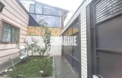 Casa térrea no tatuapé com 3 dorms sendo 1 suíte, 5 vagas, 240m²